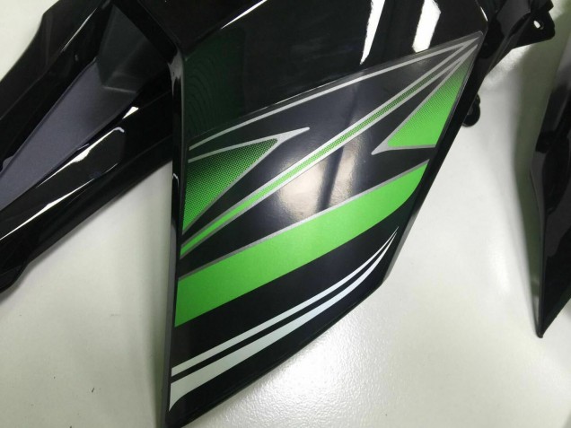 2013-2018 Green Glossy Black Kawasaki Z800 Motorcycle Fairing